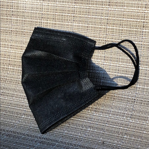 10 black mask for any time on the go - Picture 2 of 3